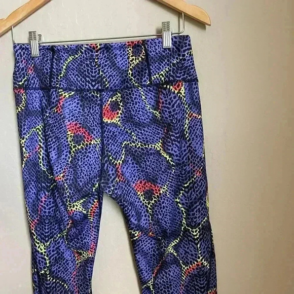 H&M Multicolor Print Leggings Size Medium - Picture 9 of 13